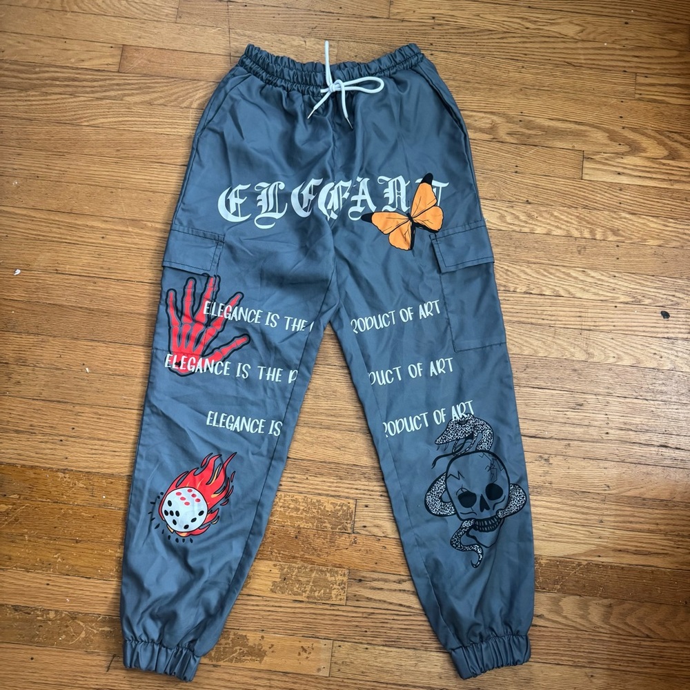 Men’s ROMWE Gray Graphic Joggers Size S - Picture 1 of 10